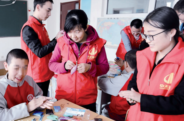 �������˶��ա�ͼƬ���š��������±�